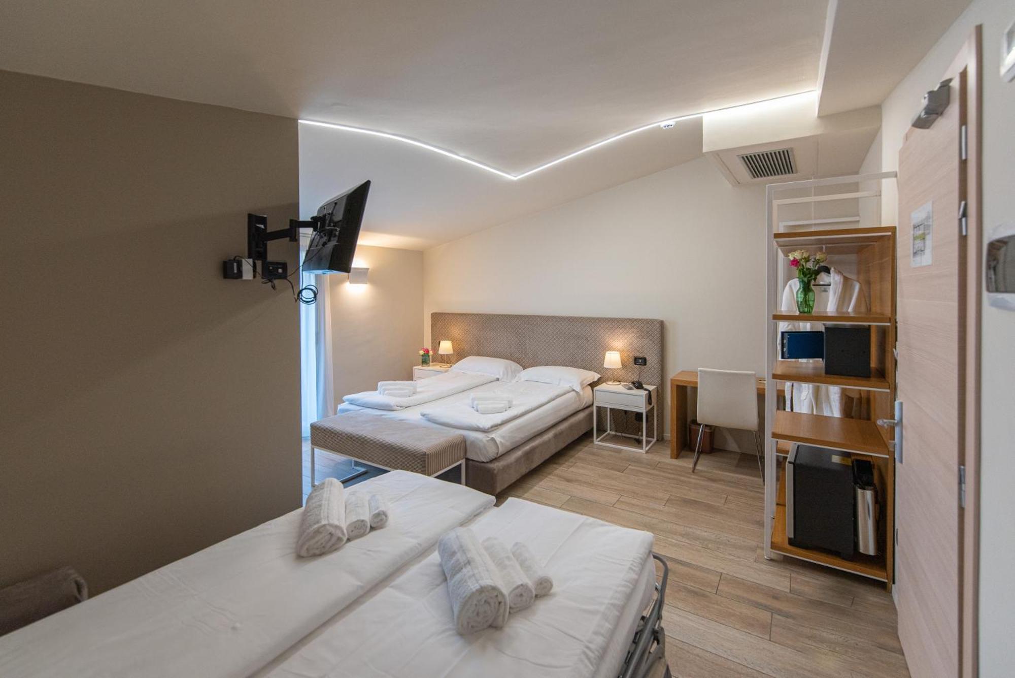 Ile Hotel Πεσκιέρα ντελ Γκάρντα Εξωτερικό φωτογραφία
