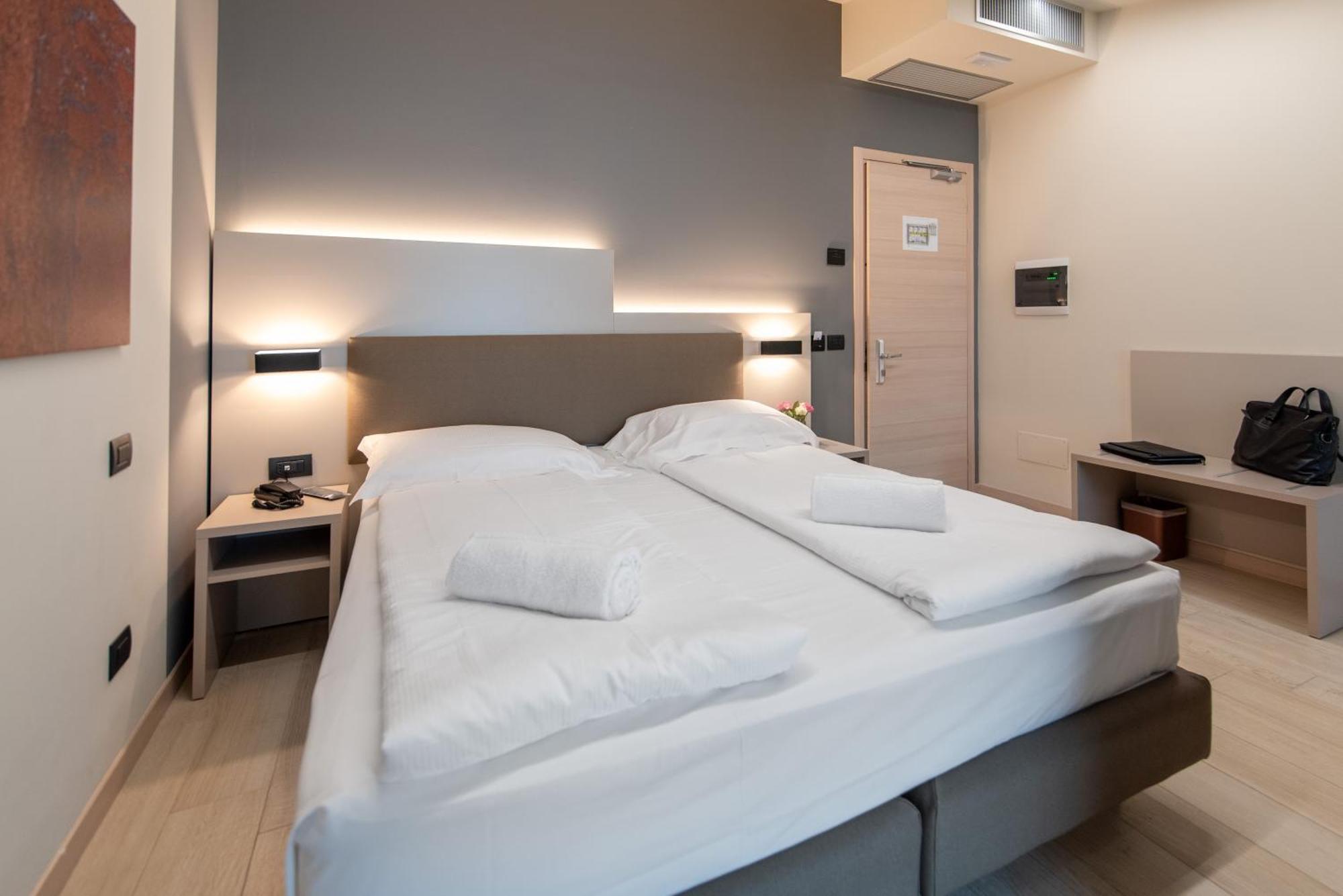 Ile Hotel Πεσκιέρα ντελ Γκάρντα Εξωτερικό φωτογραφία