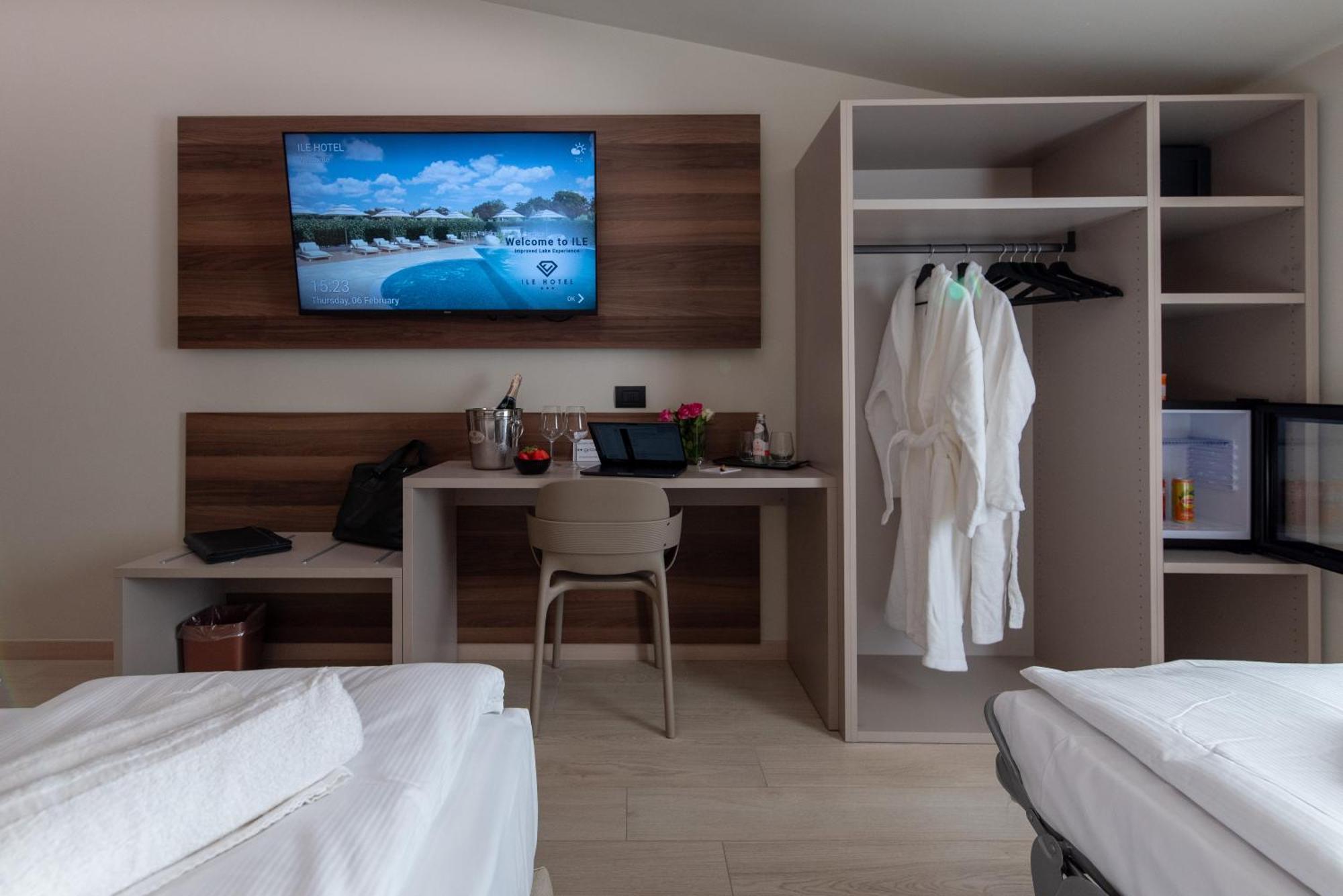 Ile Hotel Πεσκιέρα ντελ Γκάρντα Εξωτερικό φωτογραφία