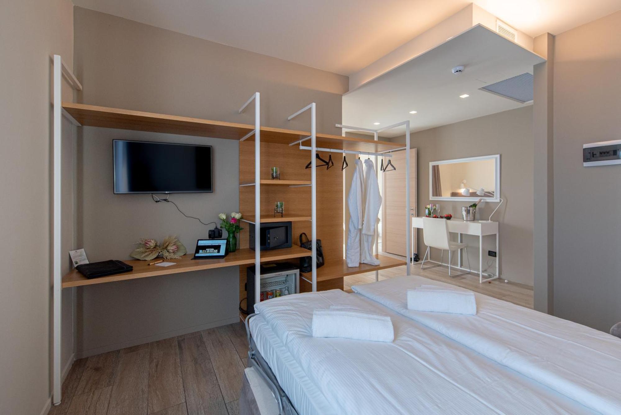 Ile Hotel Πεσκιέρα ντελ Γκάρντα Εξωτερικό φωτογραφία