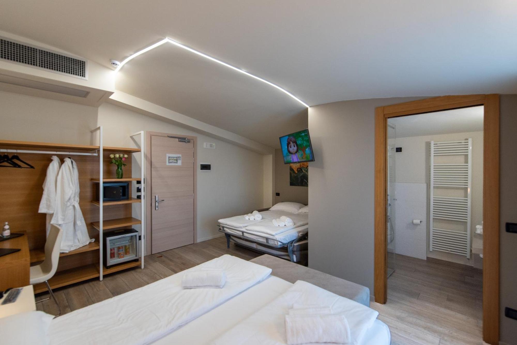 Ile Hotel Πεσκιέρα ντελ Γκάρντα Εξωτερικό φωτογραφία