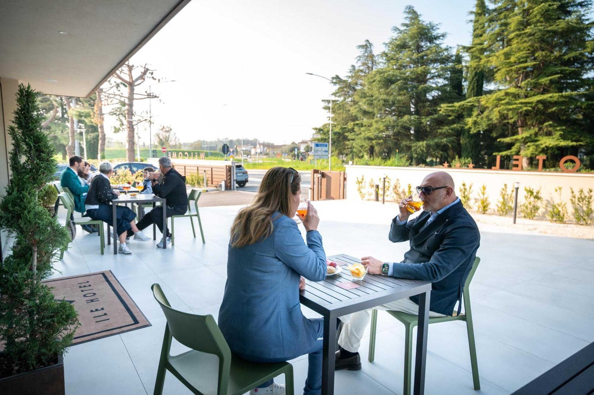 Ile Hotel Πεσκιέρα ντελ Γκάρντα Εξωτερικό φωτογραφία